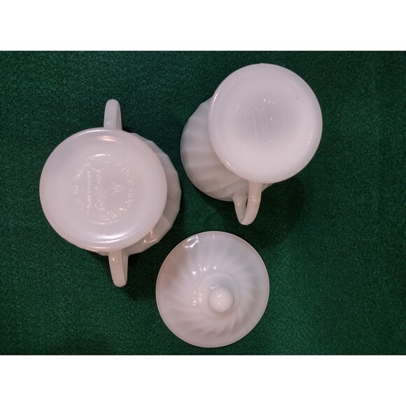 Vintage Anchor Hocking Fire King Milk Glass Swirl Gold Trim Creamer Sugar Bowl - Picture 3 of 7